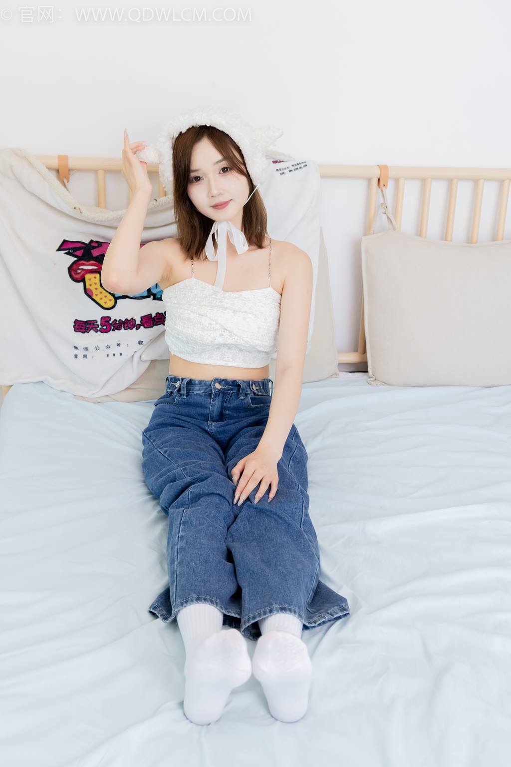 图片[51]-物恋传媒 NO.2432 橙子-运动鞋、白棉袜、裸足[130P] – 速更版-美库