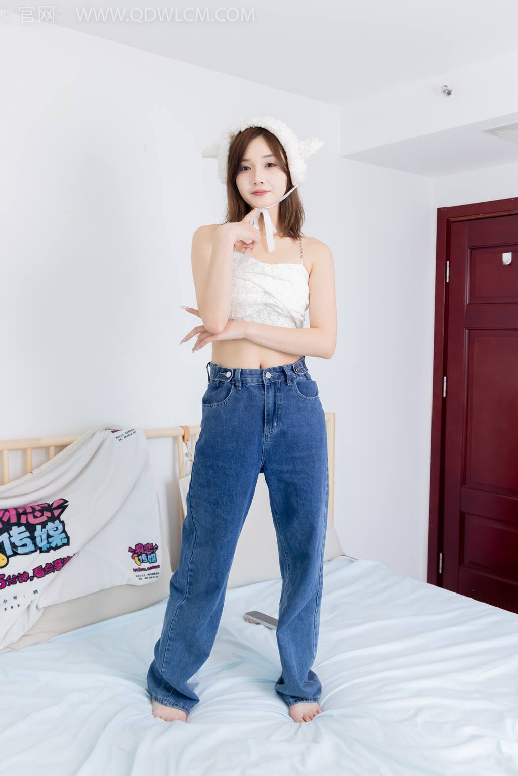 图片[57]-物恋传媒 NO.2432 橙子-运动鞋、白棉袜、裸足[130P] – 速更版-美库