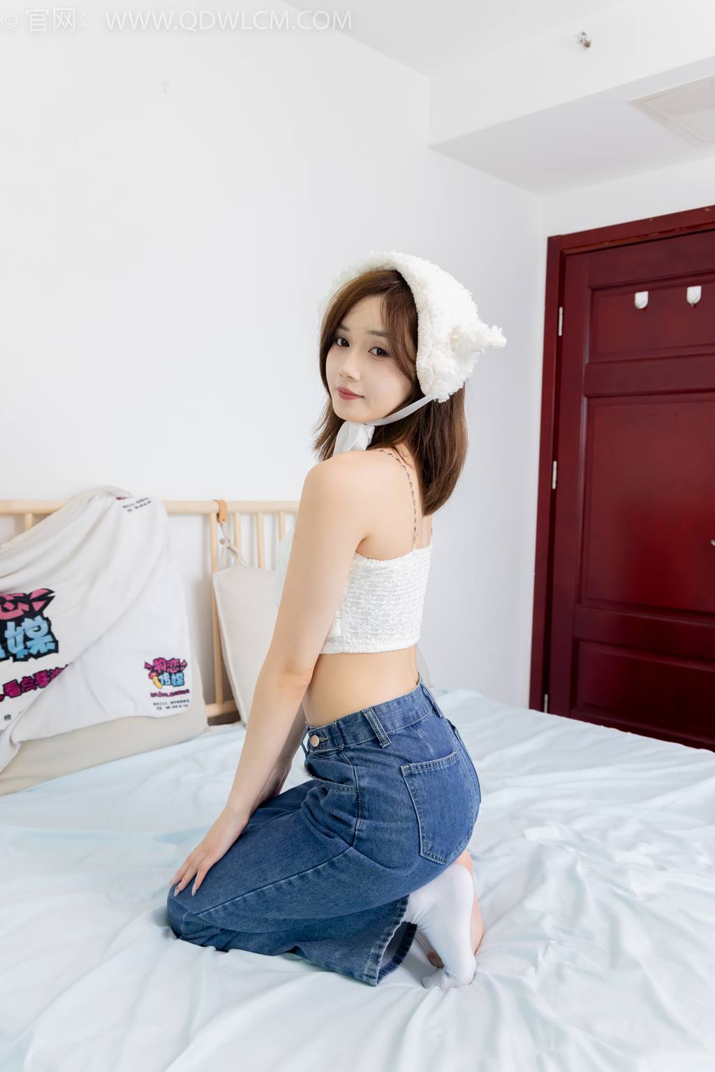 图片[58]-物恋传媒 NO.2432 橙子-运动鞋、白棉袜、裸足[130P] – 速更版-美库