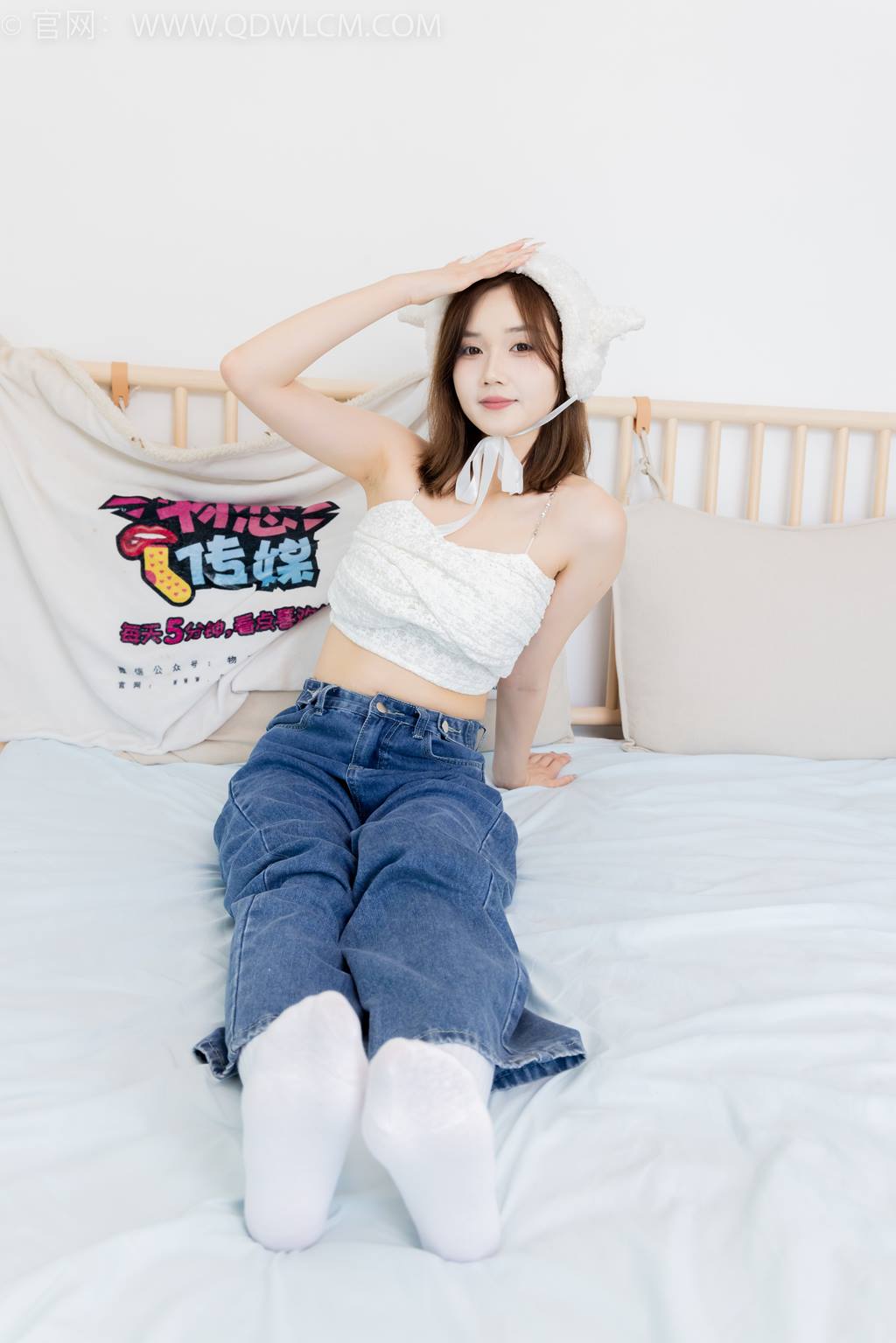 图片[59]-物恋传媒 NO.2432 橙子-运动鞋、白棉袜、裸足[130P] – 速更版-美库