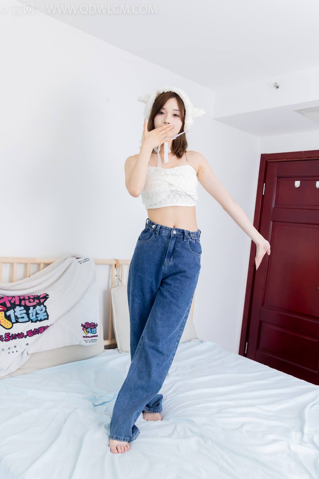 图片[66]-物恋传媒 NO.2432 橙子-运动鞋、白棉袜、裸足[130P] – 速更版-美库