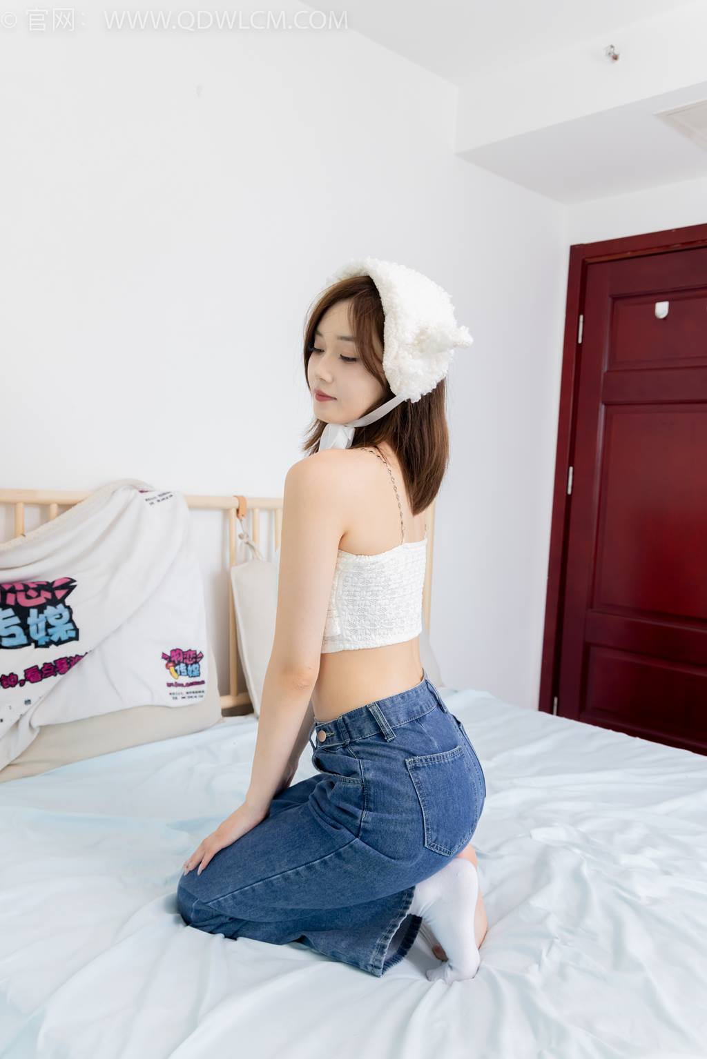 图片[73]-物恋传媒 NO.2432 橙子-运动鞋、白棉袜、裸足[130P] – 速更版-美库