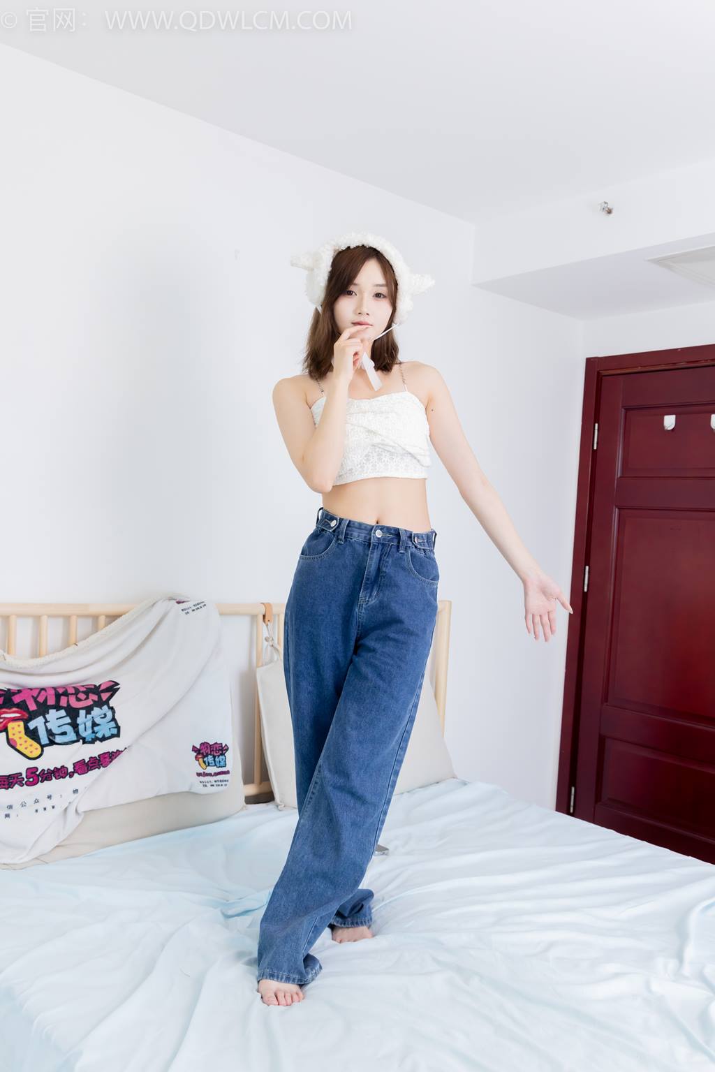 图片[76]-物恋传媒 NO.2432 橙子-运动鞋、白棉袜、裸足[130P] – 速更版-美库