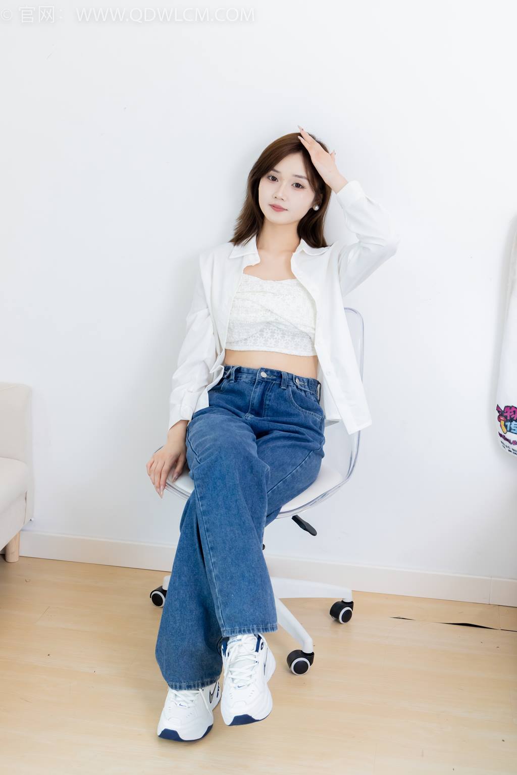 图片[93]-物恋传媒 NO.2432 橙子-运动鞋、白棉袜、裸足[130P] – 速更版-美库