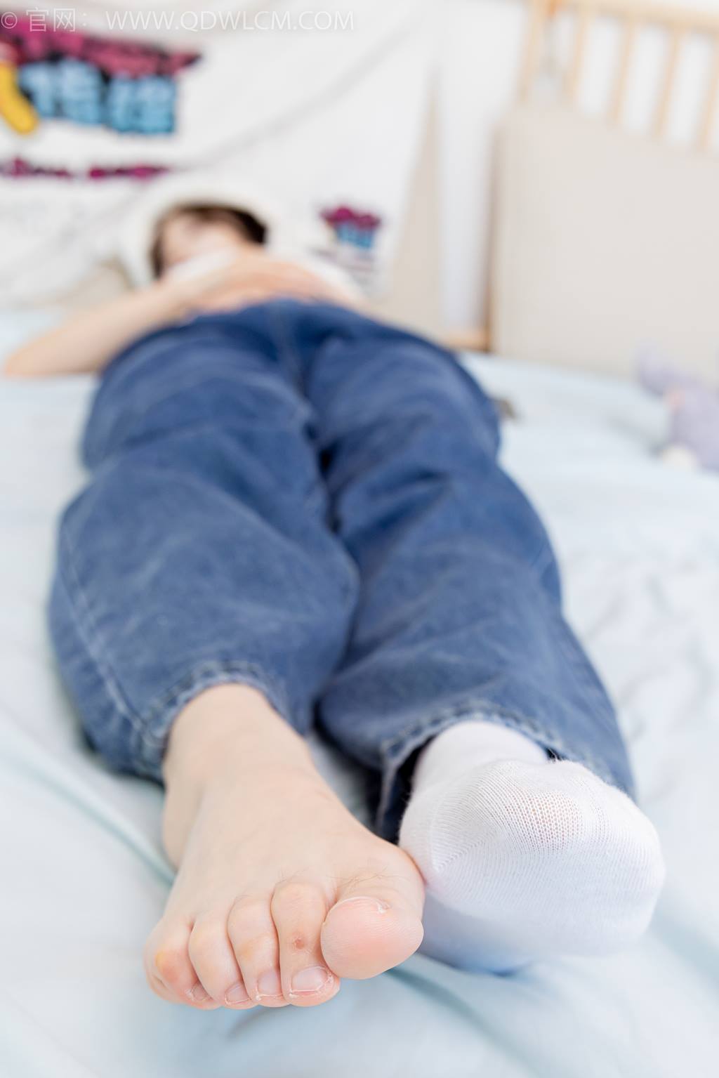 图片[106]-物恋传媒 NO.2432 橙子-运动鞋、白棉袜、裸足[130P] – 速更版-美库