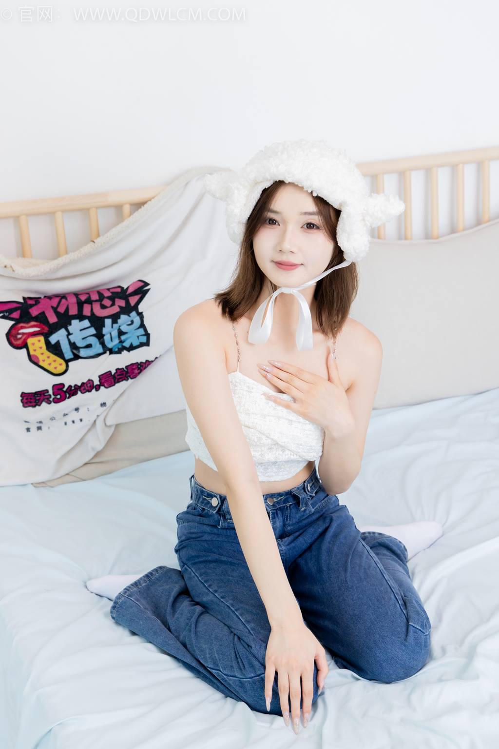 图片[124]-物恋传媒 NO.2432 橙子-运动鞋、白棉袜、裸足[130P] – 速更版-美库