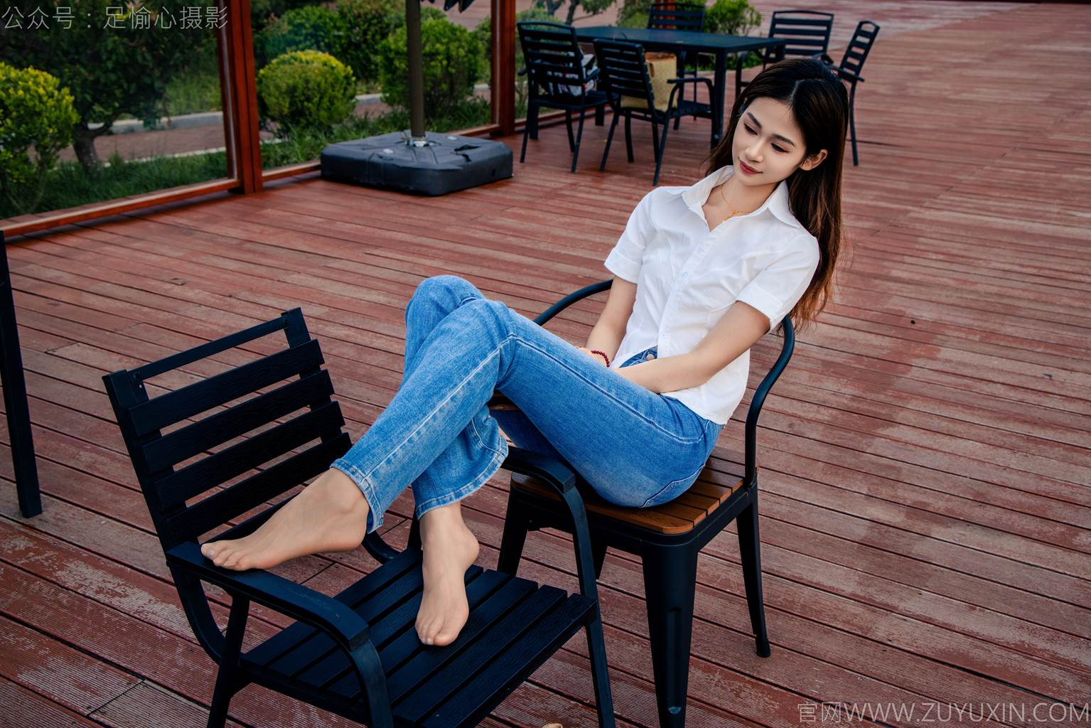 图片[17]-足愉心 NO.048 沐晴（搭配：白衬衣、牛仔长裤、肉色丝袜、浅色高跟鞋）[80P] – 速更版-美库