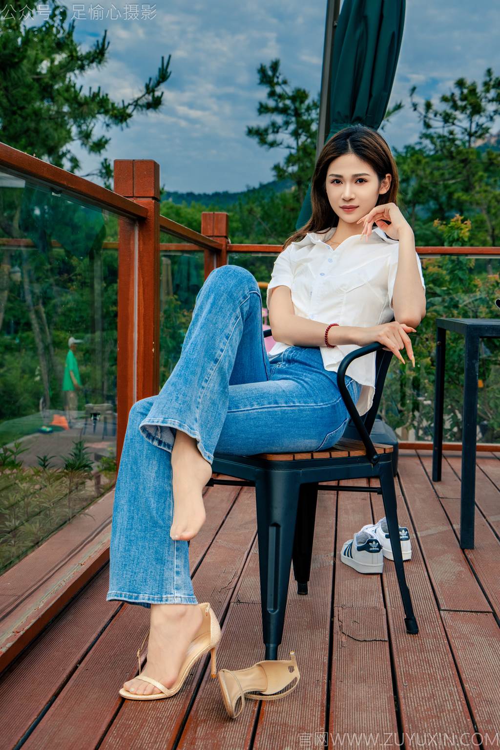 图片[24]-足愉心 NO.048 沐晴（搭配：白衬衣、牛仔长裤、肉色丝袜、浅色高跟鞋）[80P] – 速更版-美库
