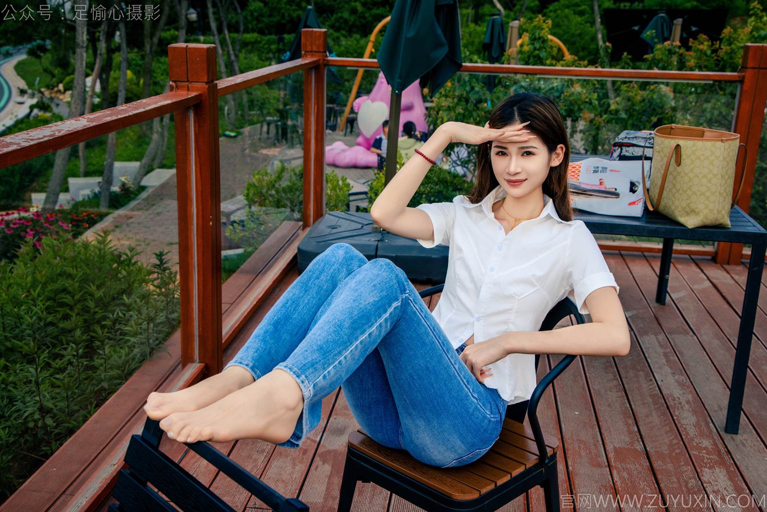 图片[26]-足愉心 NO.048 沐晴（搭配：白衬衣、牛仔长裤、肉色丝袜、浅色高跟鞋）[80P] – 速更版-美库