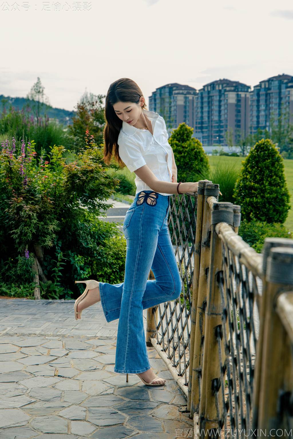 图片[36]-足愉心 NO.048 沐晴（搭配：白衬衣、牛仔长裤、肉色丝袜、浅色高跟鞋）[80P] – 速更版-美库