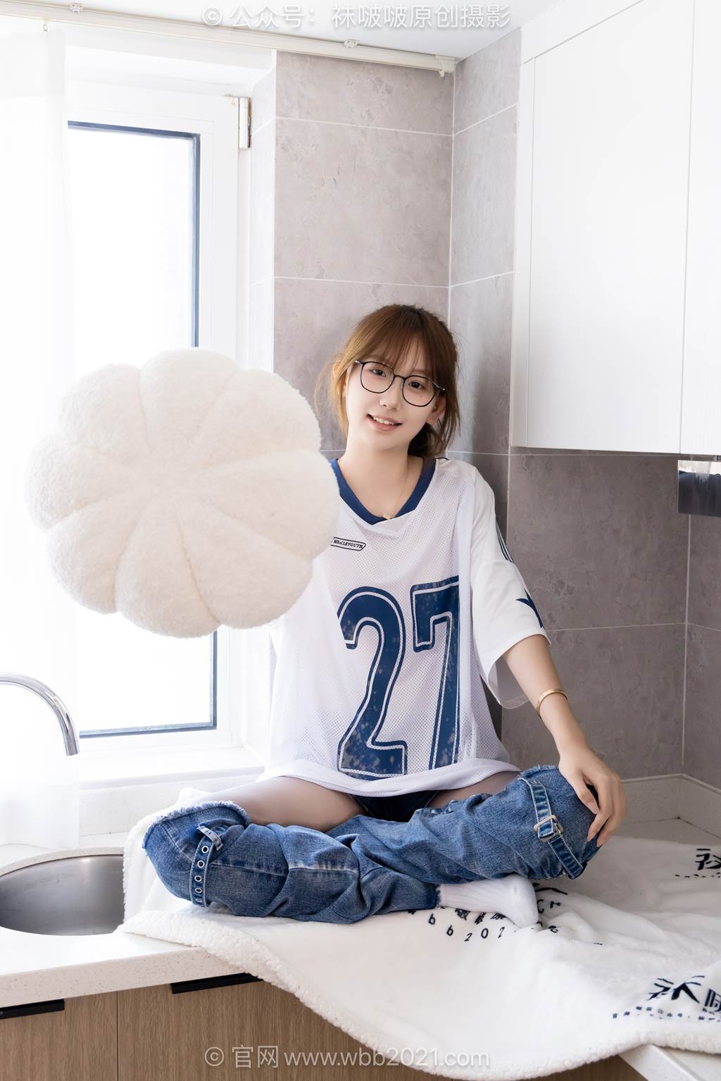 图片[16]-[BoBoSocks袜啵啵]NO.590 香菜-板鞋、短白棉袜、油亮薄黑丝、分体牛仔裤[113P] – 速更版-美库