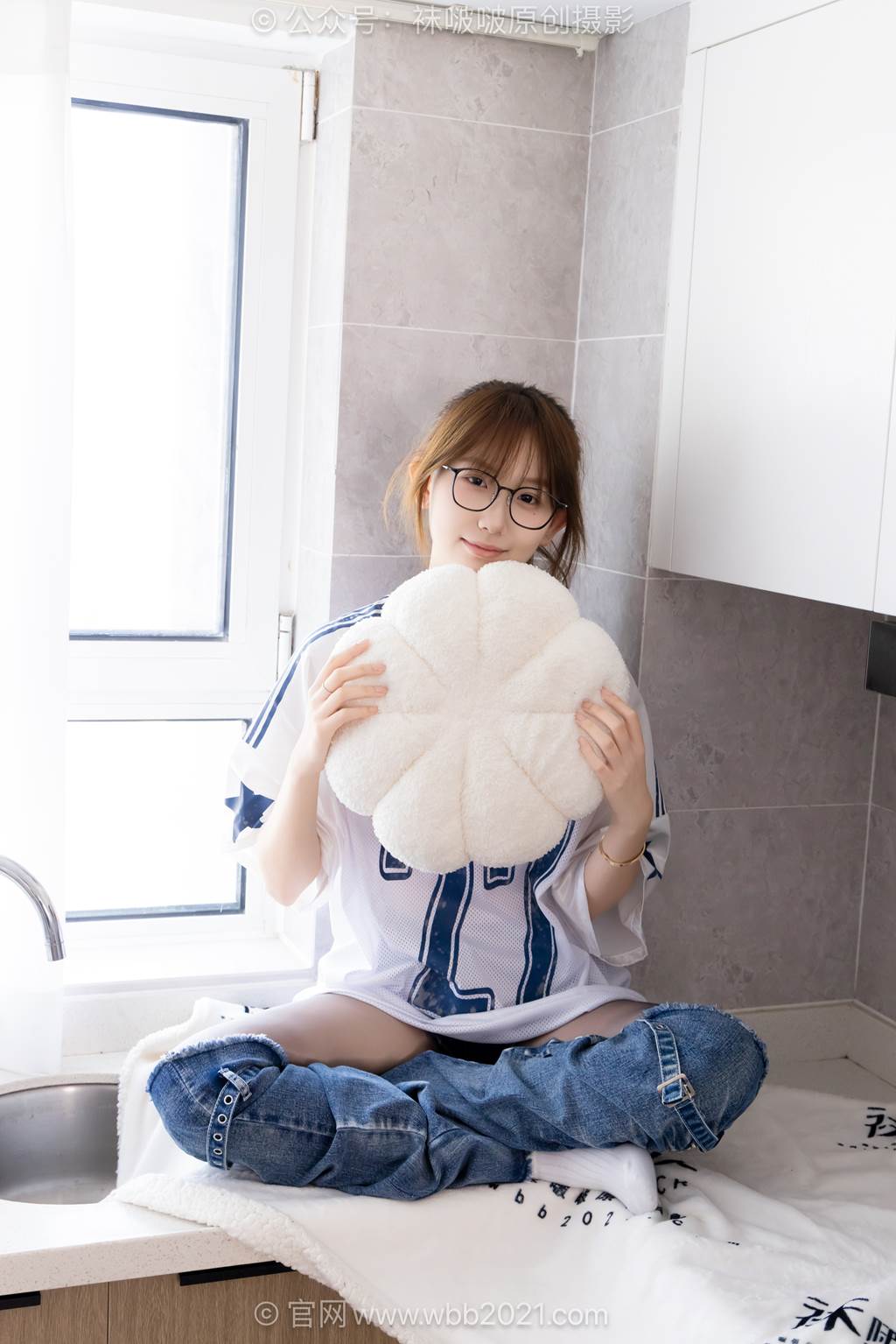 图片[37]-[BoBoSocks袜啵啵]NO.590 香菜-板鞋、短白棉袜、油亮薄黑丝、分体牛仔裤[113P] – 速更版-美库