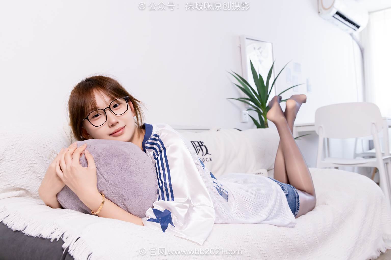 图片[65]-[BoBoSocks袜啵啵]NO.590 香菜-板鞋、短白棉袜、油亮薄黑丝、分体牛仔裤[113P] – 速更版-美库