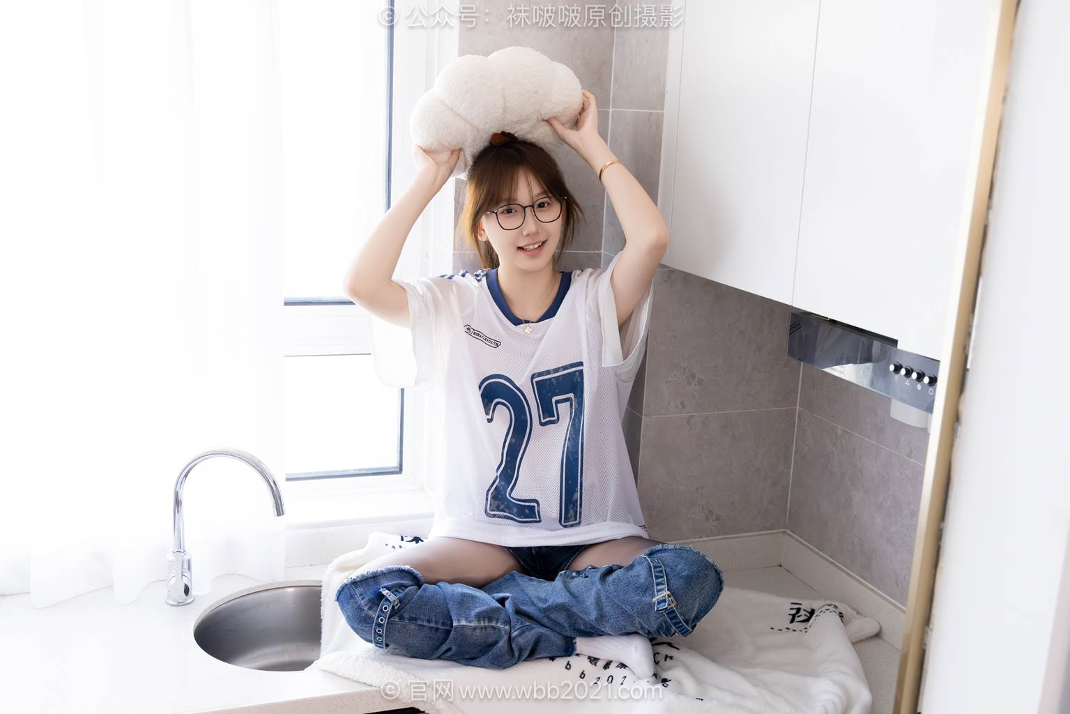 图片[68]-[BoBoSocks袜啵啵]NO.590 香菜-板鞋、短白棉袜、油亮薄黑丝、分体牛仔裤[113P] – 速更版-美库