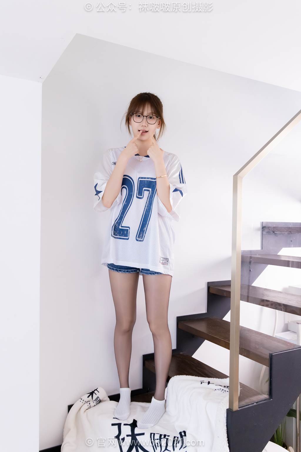 图片[91]-[BoBoSocks袜啵啵]NO.590 香菜-板鞋、短白棉袜、油亮薄黑丝、分体牛仔裤[113P] – 速更版-美库