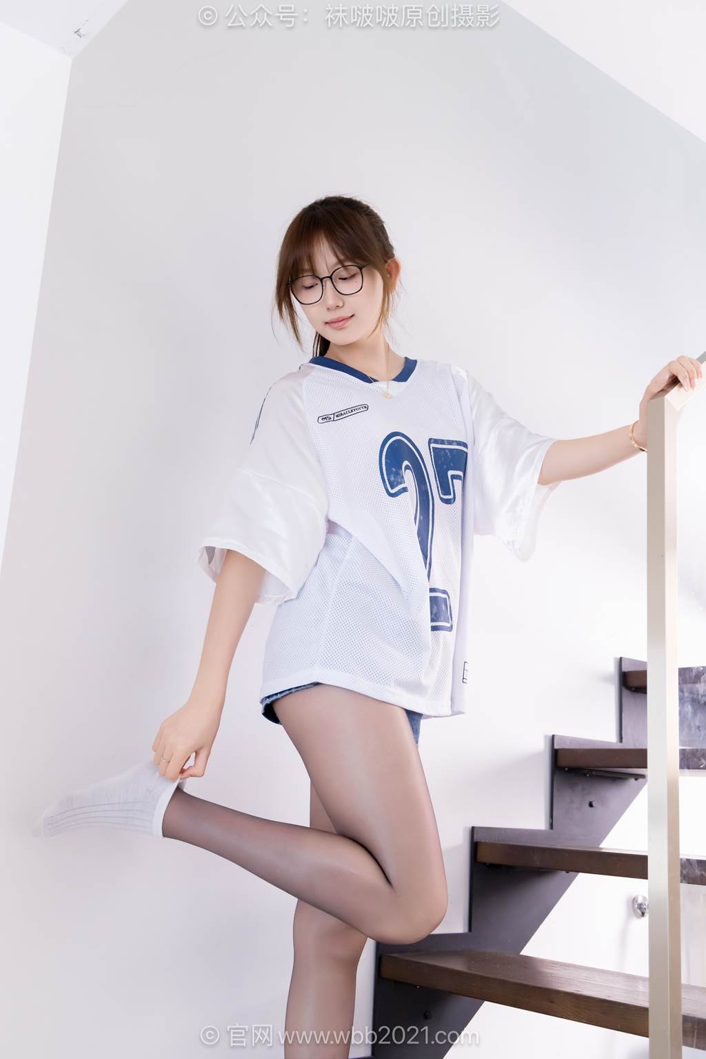 图片[96]-[BoBoSocks袜啵啵]NO.590 香菜-板鞋、短白棉袜、油亮薄黑丝、分体牛仔裤[113P] – 速更版-美库