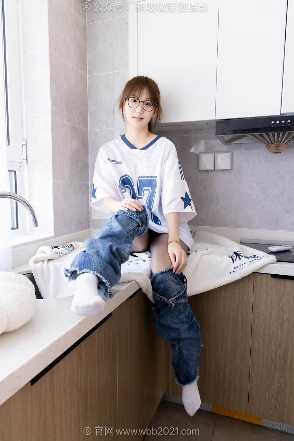 图片[114]-[BoBoSocks袜啵啵]NO.590 香菜-板鞋、短白棉袜、油亮薄黑丝、分体牛仔裤[113P] – 速更版-美库