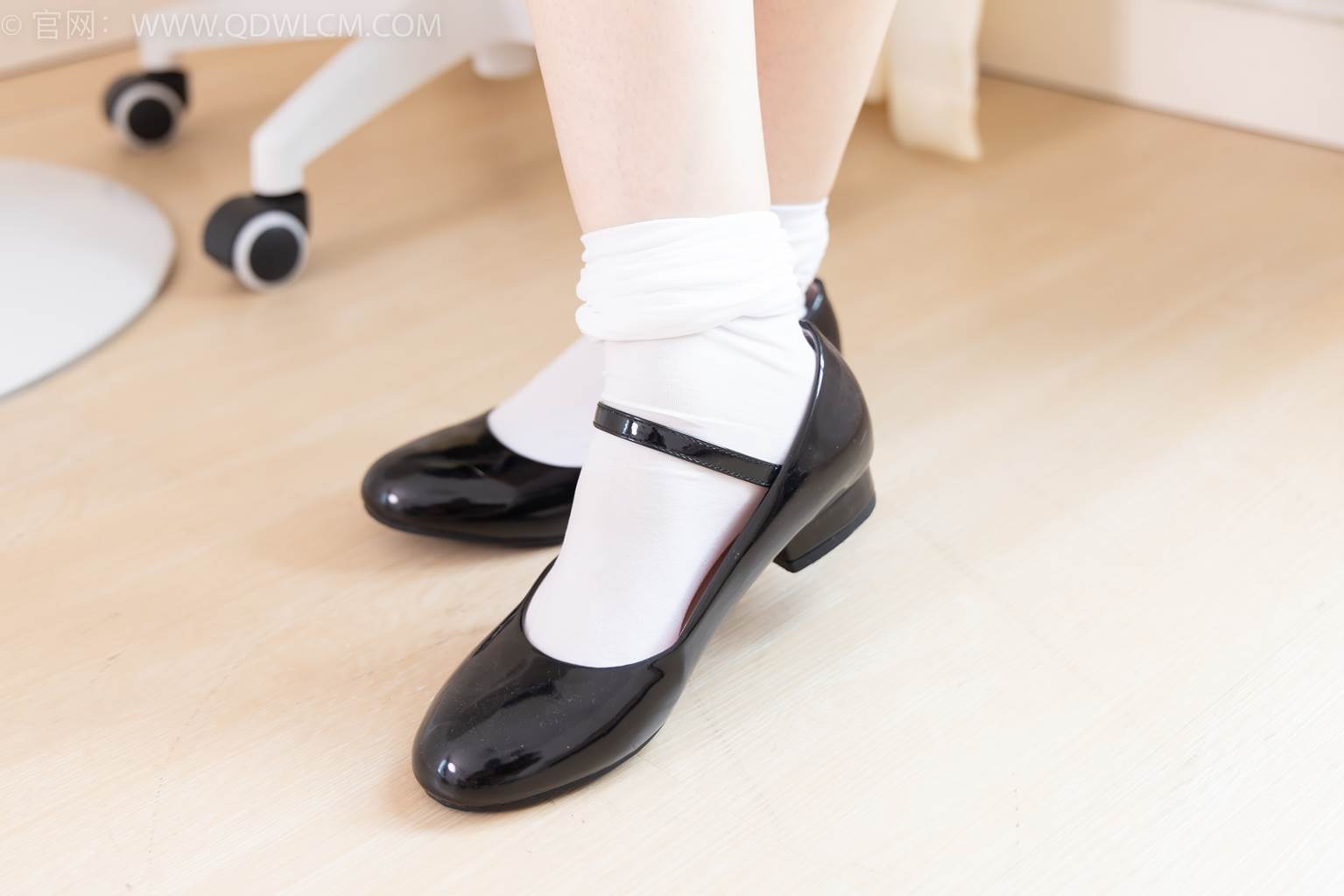 图片[113]-物恋传媒 NO.2435 小曦-长靴、高跟鞋、过膝袜[135P] – 速更版-美库