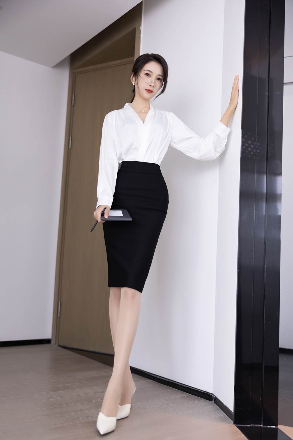 图片[41]-林乐一 – 魅力御姐[42P] – 速更版-美库