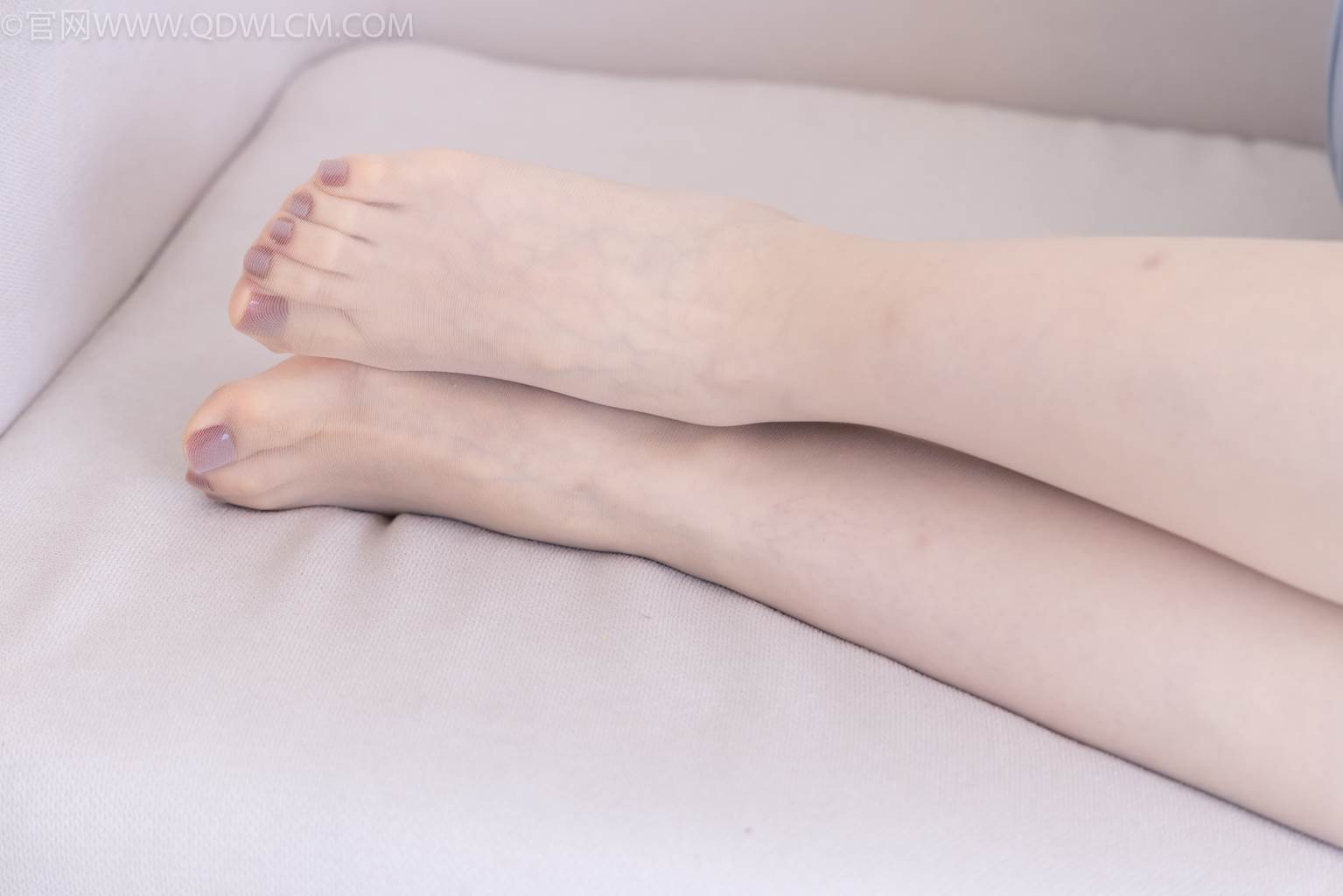 图片[117]-物恋传媒 NO.2438 小曦-两双高跟凉鞋、薄肉丝、薄黑丝、裸足[151P] – 速更版-美库