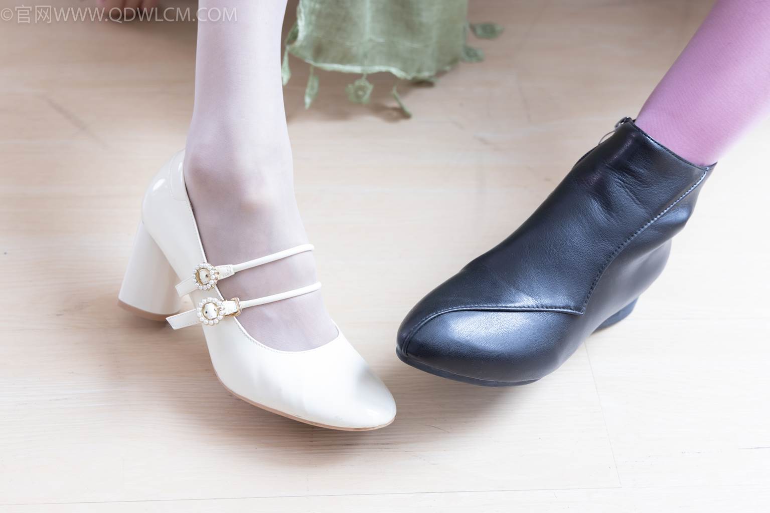 图片[37]-物恋传媒 NO.2442 茯苓&岚岚-高跟鞋、短靴、薄粉丝、薄白丝套薄灰丝[164P] – 速更版-美库