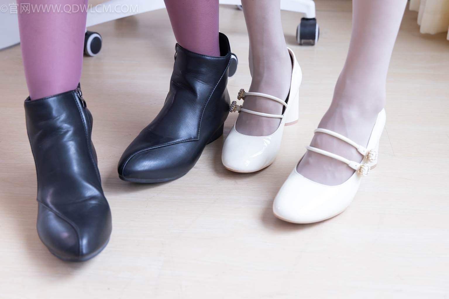 图片[54]-物恋传媒 NO.2442 茯苓&岚岚-高跟鞋、短靴、薄粉丝、薄白丝套薄灰丝[164P] – 速更版-美库