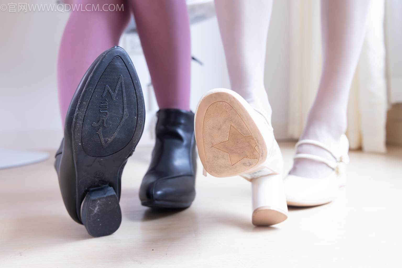 图片[62]-物恋传媒 NO.2442 茯苓&岚岚-高跟鞋、短靴、薄粉丝、薄白丝套薄灰丝[164P] – 速更版-美库