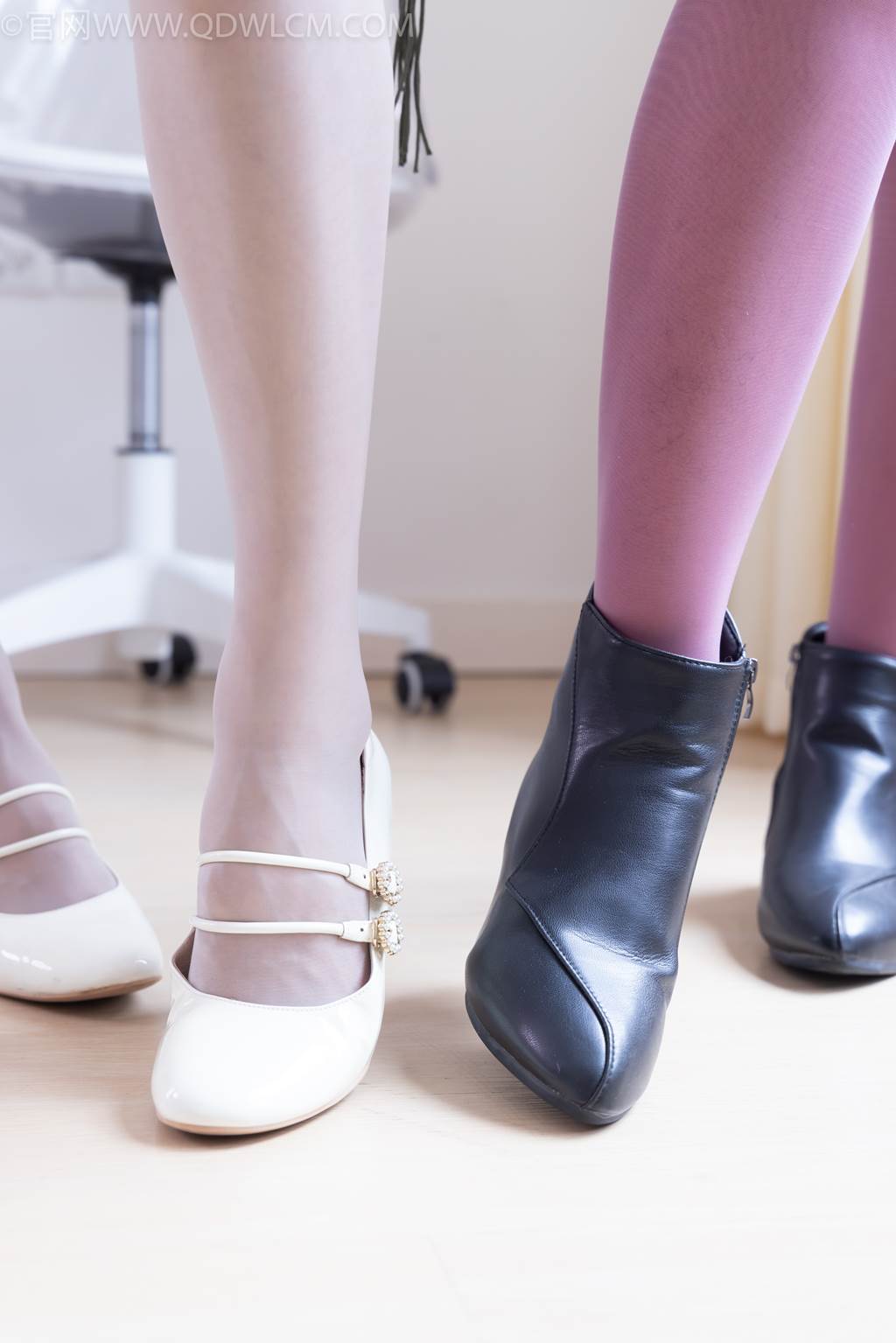 图片[63]-物恋传媒 NO.2442 茯苓&岚岚-高跟鞋、短靴、薄粉丝、薄白丝套薄灰丝[164P] – 速更版-美库