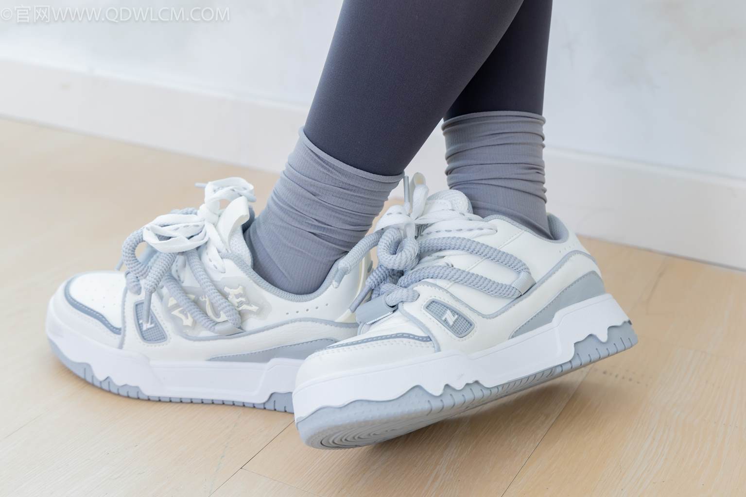 图片[17]-物恋传媒 NO.2443 恬恬-体操服、板鞋、厚灰丝、灰色冰丝袜[163P] – 速更版-美库