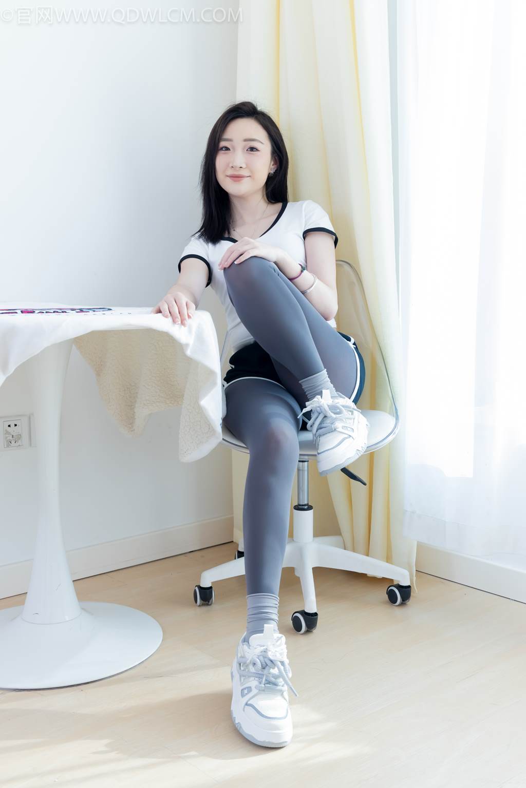 图片[19]-物恋传媒 NO.2443 恬恬-体操服、板鞋、厚灰丝、灰色冰丝袜[163P] – 速更版-美库