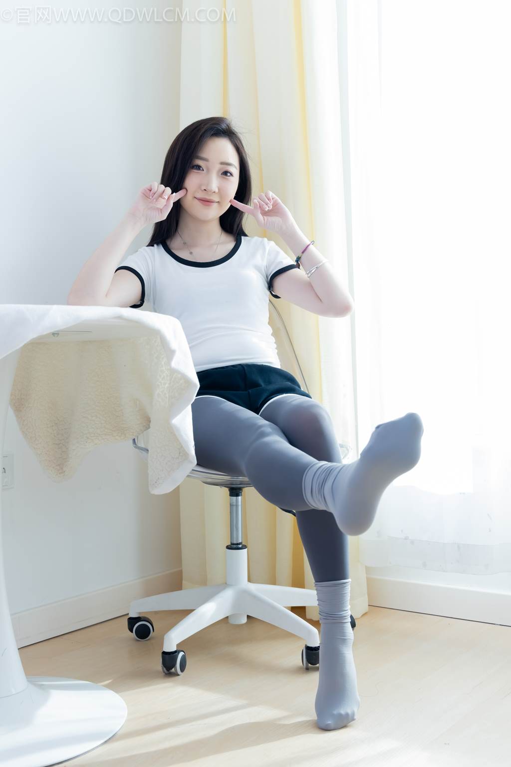 图片[38]-物恋传媒 NO.2443 恬恬-体操服、板鞋、厚灰丝、灰色冰丝袜[163P] – 速更版-美库