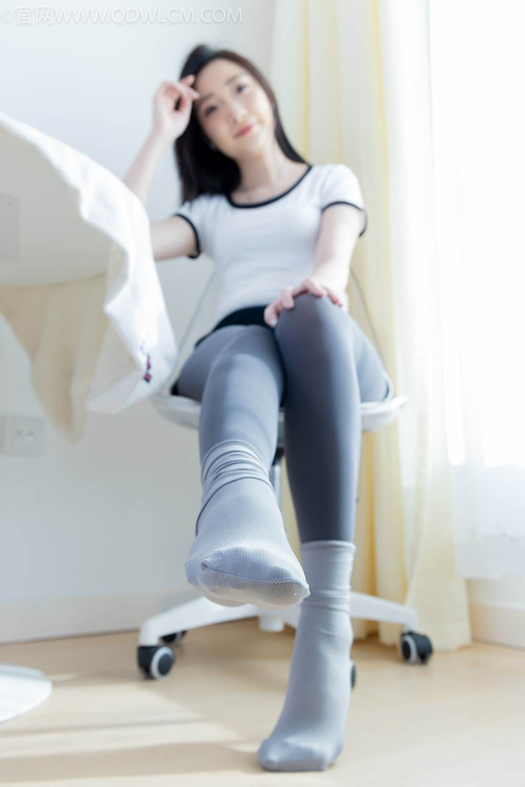 图片[40]-物恋传媒 NO.2443 恬恬-体操服、板鞋、厚灰丝、灰色冰丝袜[163P] – 速更版-美库