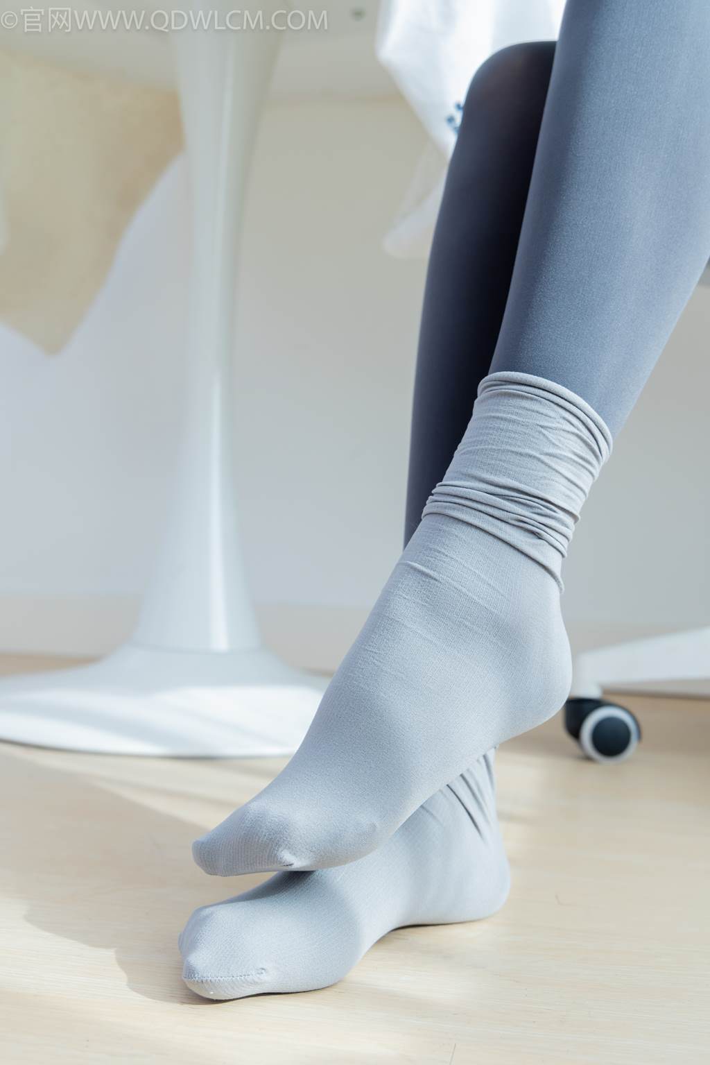 图片[42]-物恋传媒 NO.2443 恬恬-体操服、板鞋、厚灰丝、灰色冰丝袜[163P] – 速更版-美库