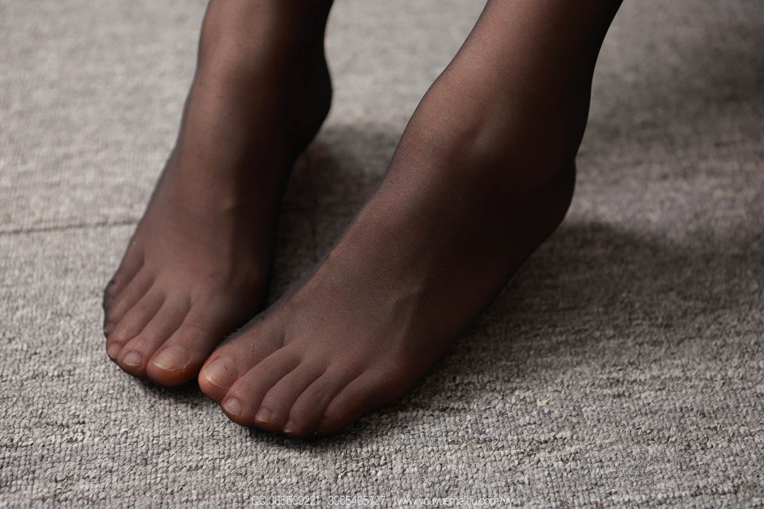 图片[18]-[IESS异思趣向] 2025.08.20 丝享家2136：小婕《酒红穿搭》[89P] – 速更版-美库