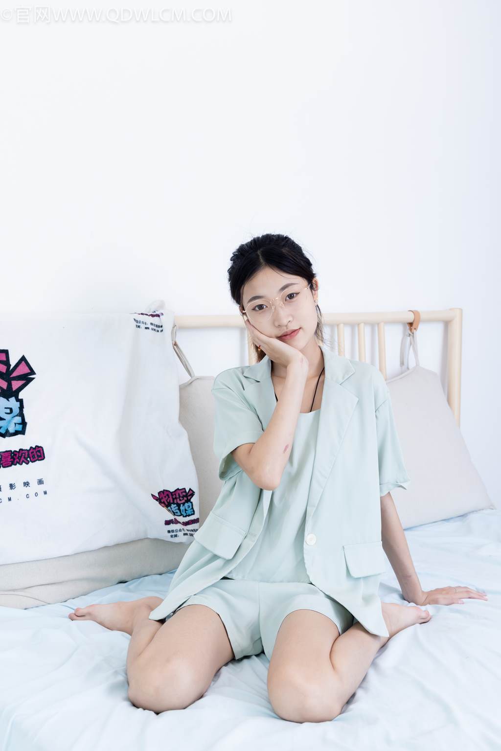 图片[34]-物恋传媒 NO.2444 小夏-三双高跟鞋、薄肉丝、裸足[143P] – 速更版-美库