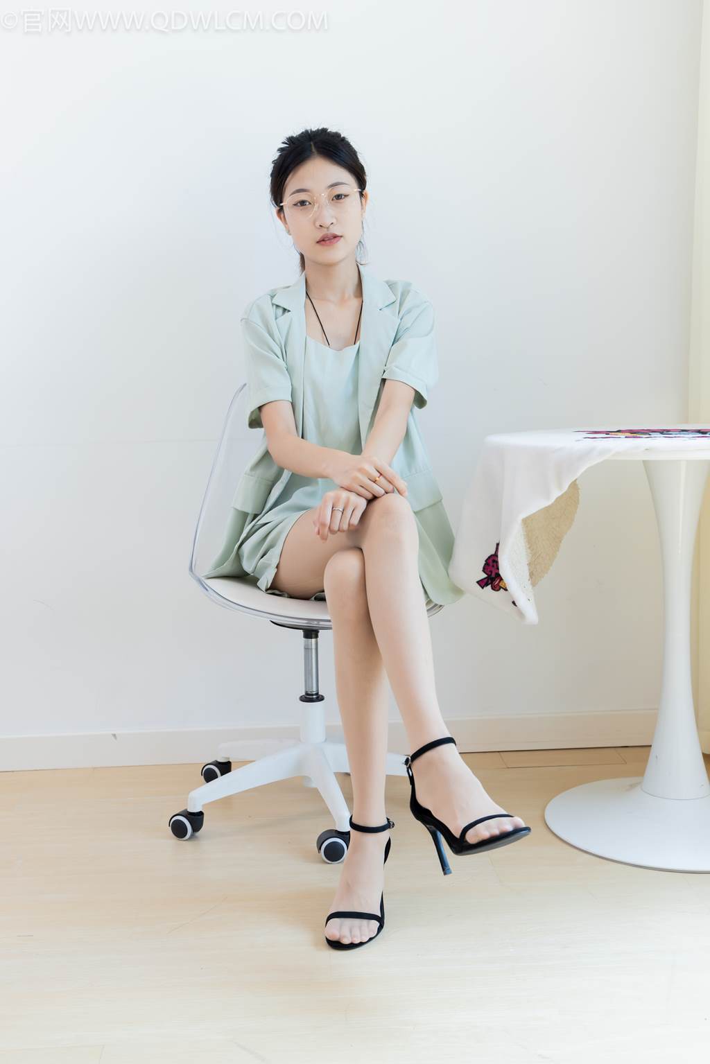 图片[56]-物恋传媒 NO.2444 小夏-三双高跟鞋、薄肉丝、裸足[143P] – 速更版-美库