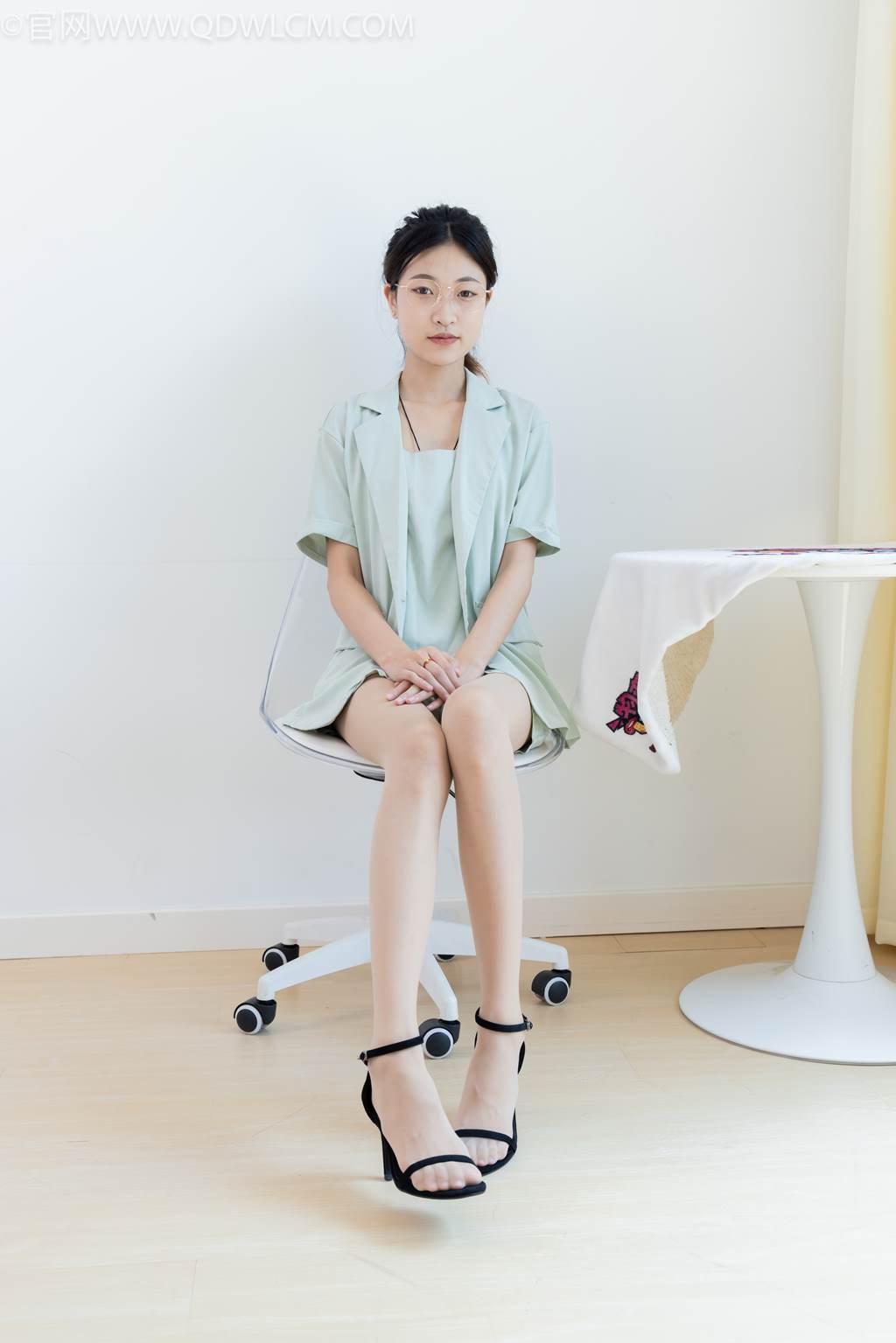 图片[72]-物恋传媒 NO.2444 小夏-三双高跟鞋、薄肉丝、裸足[143P] – 速更版-美库