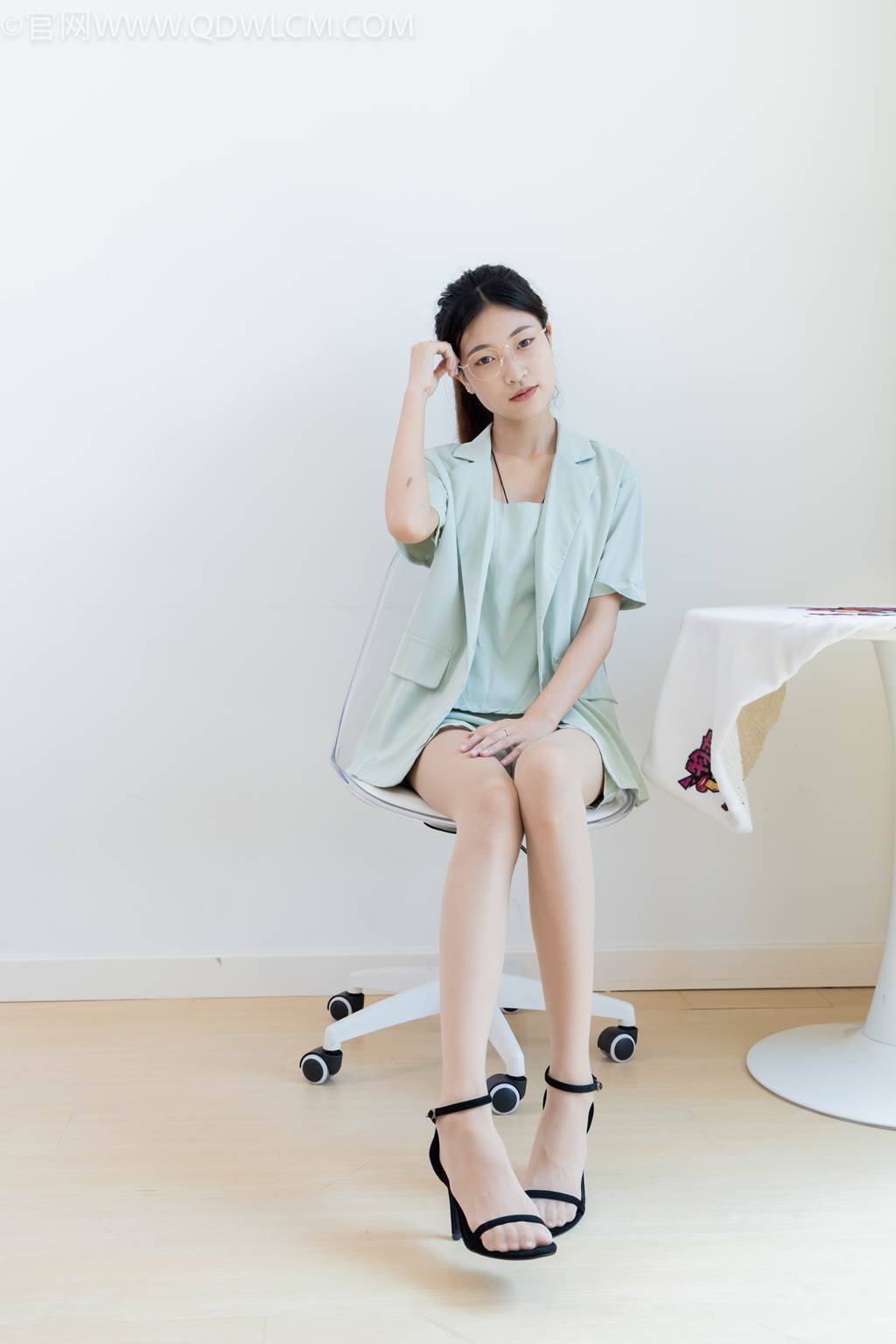 图片[79]-物恋传媒 NO.2444 小夏-三双高跟鞋、薄肉丝、裸足[143P] – 速更版-美库