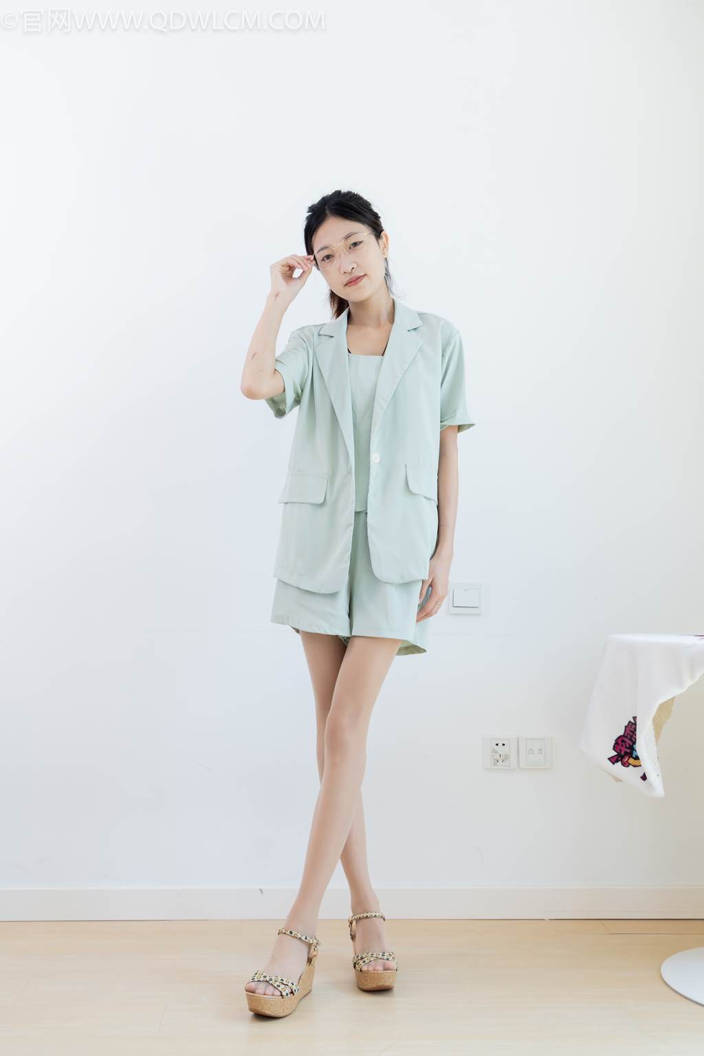 图片[119]-物恋传媒 NO.2444 小夏-三双高跟鞋、薄肉丝、裸足[143P] – 速更版-美库