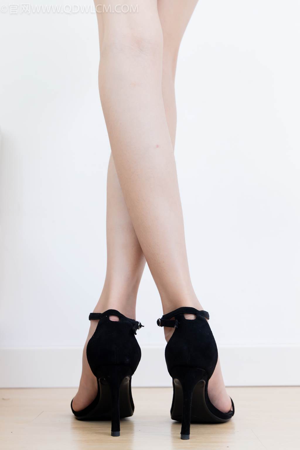 图片[126]-物恋传媒 NO.2444 小夏-三双高跟鞋、薄肉丝、裸足[143P] – 速更版-美库