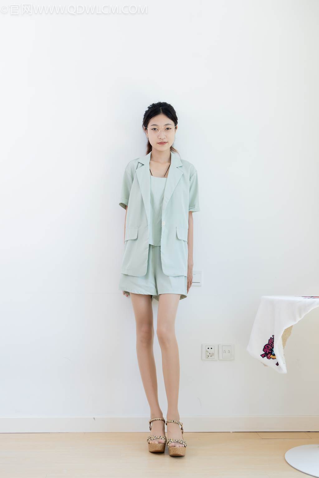 图片[127]-物恋传媒 NO.2444 小夏-三双高跟鞋、薄肉丝、裸足[143P] – 速更版-美库