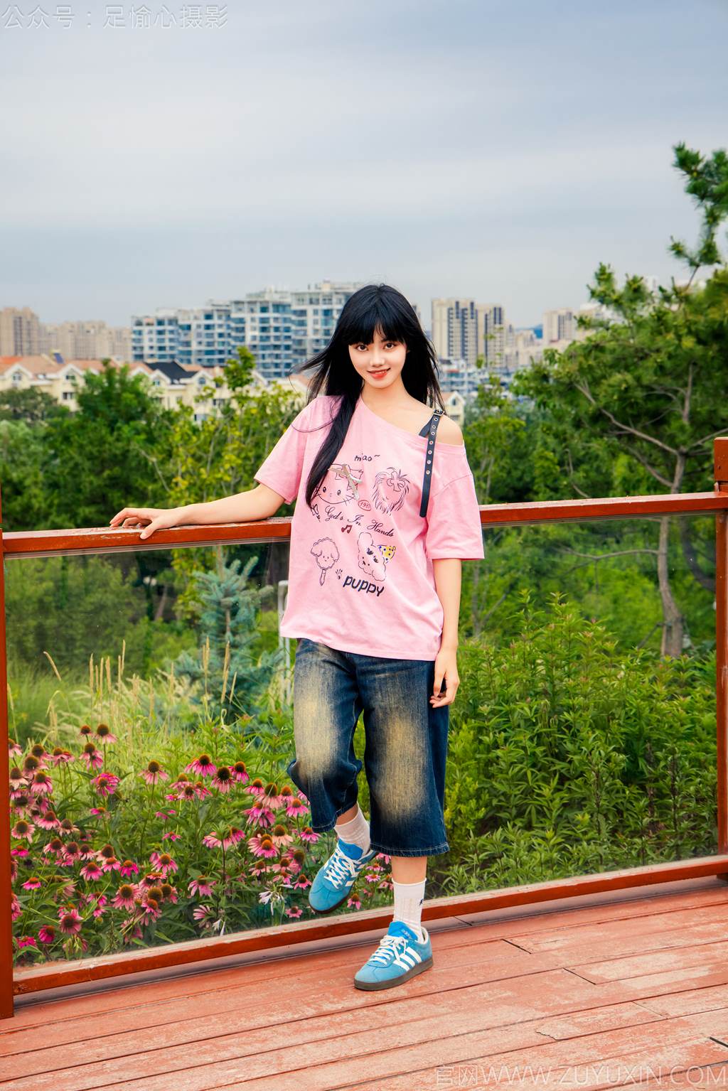 图片[15]-足愉心 NO.050 阿月（搭配：粉色T恤、牛仔短裤、白棉袜、德训鞋、裸足）[80P] – 速更版-美库