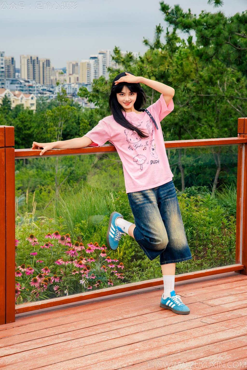 图片[70]-足愉心 NO.050 阿月（搭配：粉色T恤、牛仔短裤、白棉袜、德训鞋、裸足）[80P] – 速更版-美库
