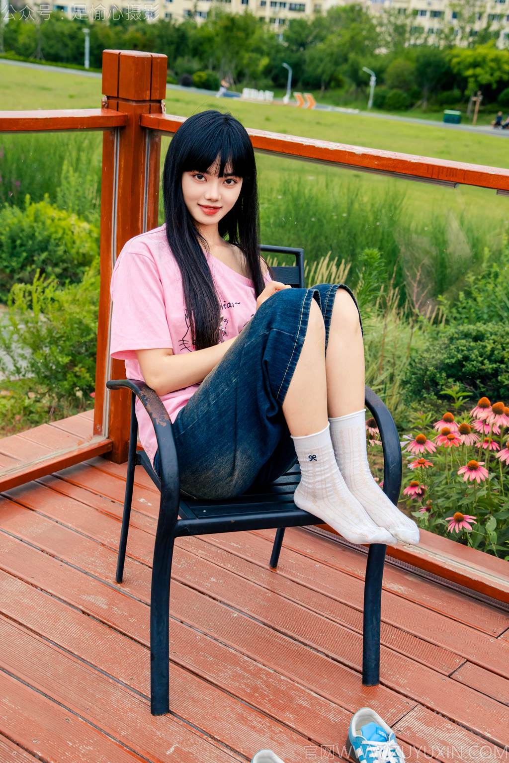 图片[72]-足愉心 NO.050 阿月（搭配：粉色T恤、牛仔短裤、白棉袜、德训鞋、裸足）[80P] – 速更版-美库