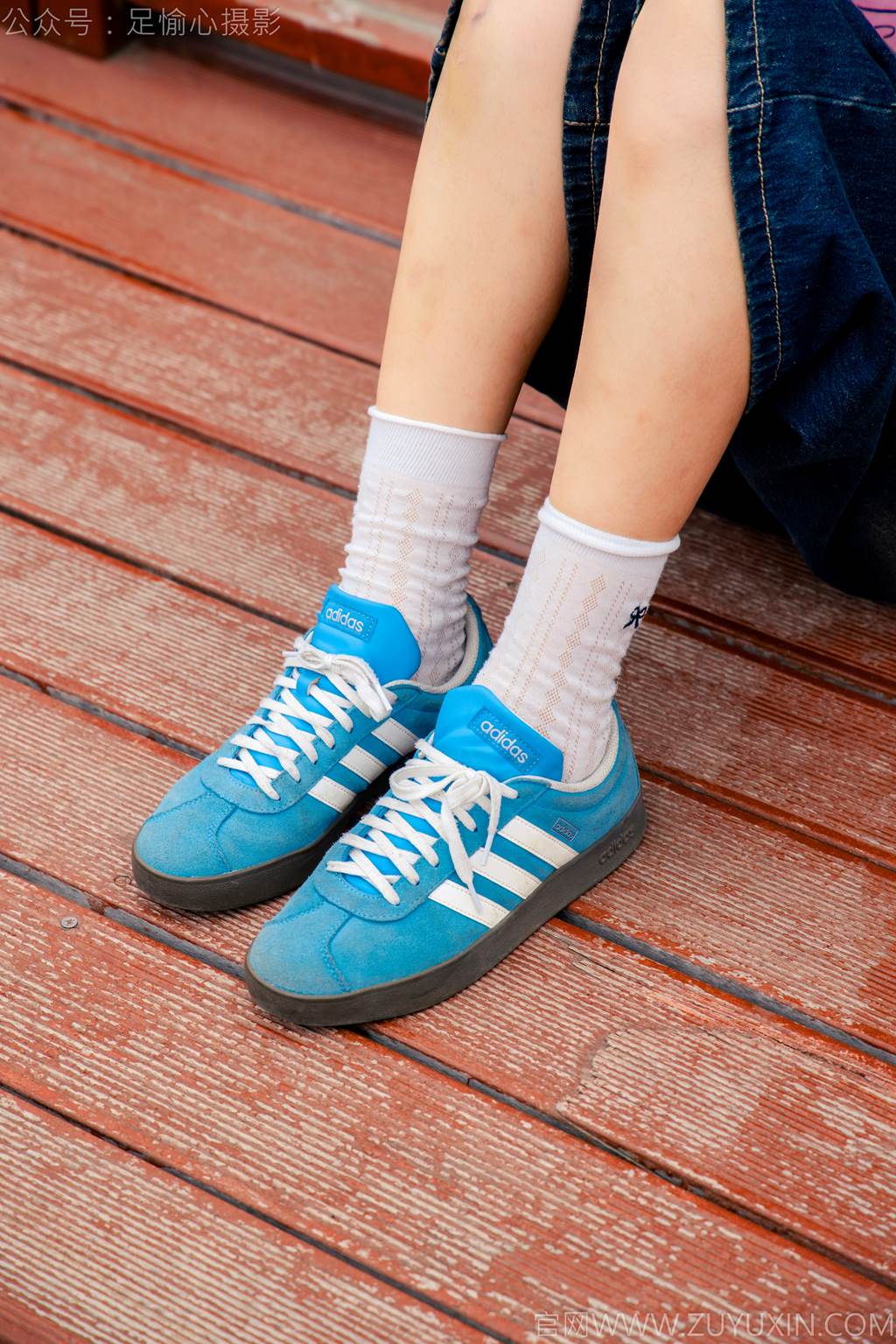 图片[76]-足愉心 NO.050 阿月（搭配：粉色T恤、牛仔短裤、白棉袜、德训鞋、裸足）[80P] – 速更版-美库