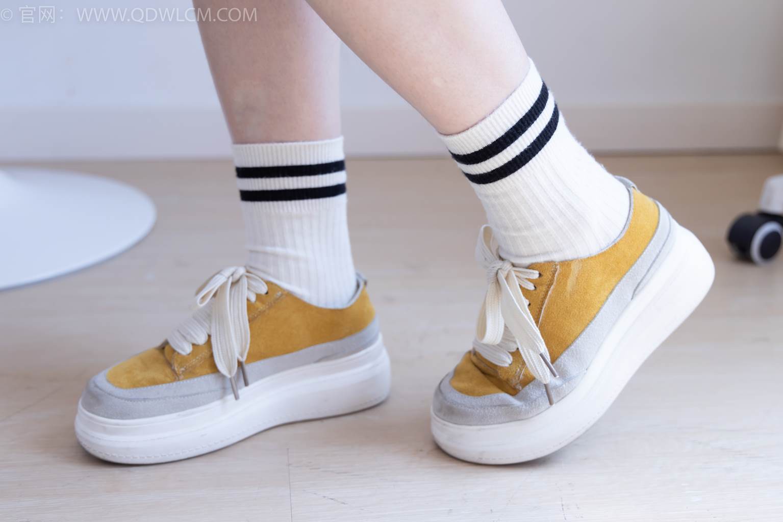 图片[13]-物恋传媒 NO.2445 松松-帆布鞋、白棉袜、裸足[104P] – 速更版-美库