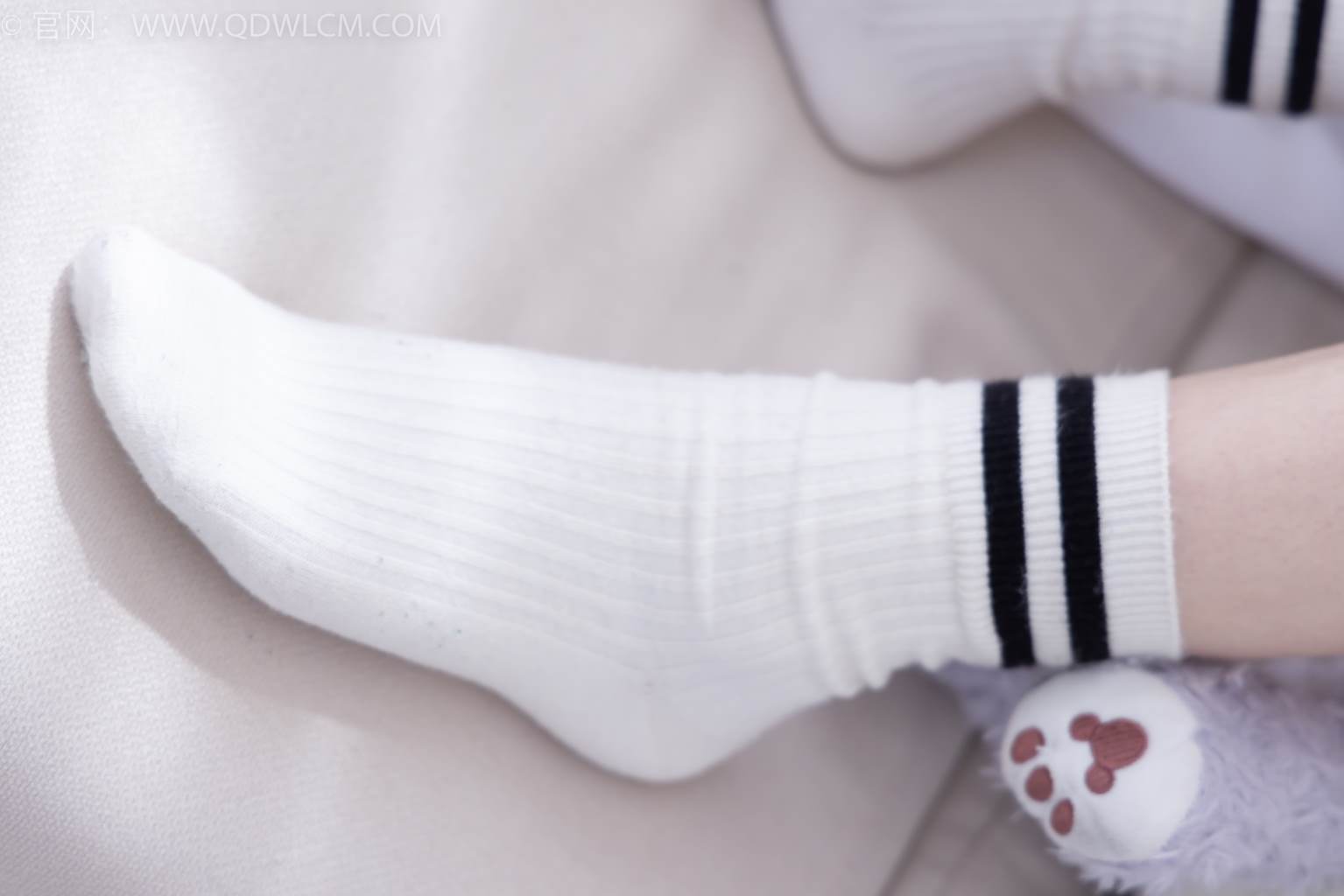 图片[75]-物恋传媒 NO.2445 松松-帆布鞋、白棉袜、裸足[104P] – 速更版-美库