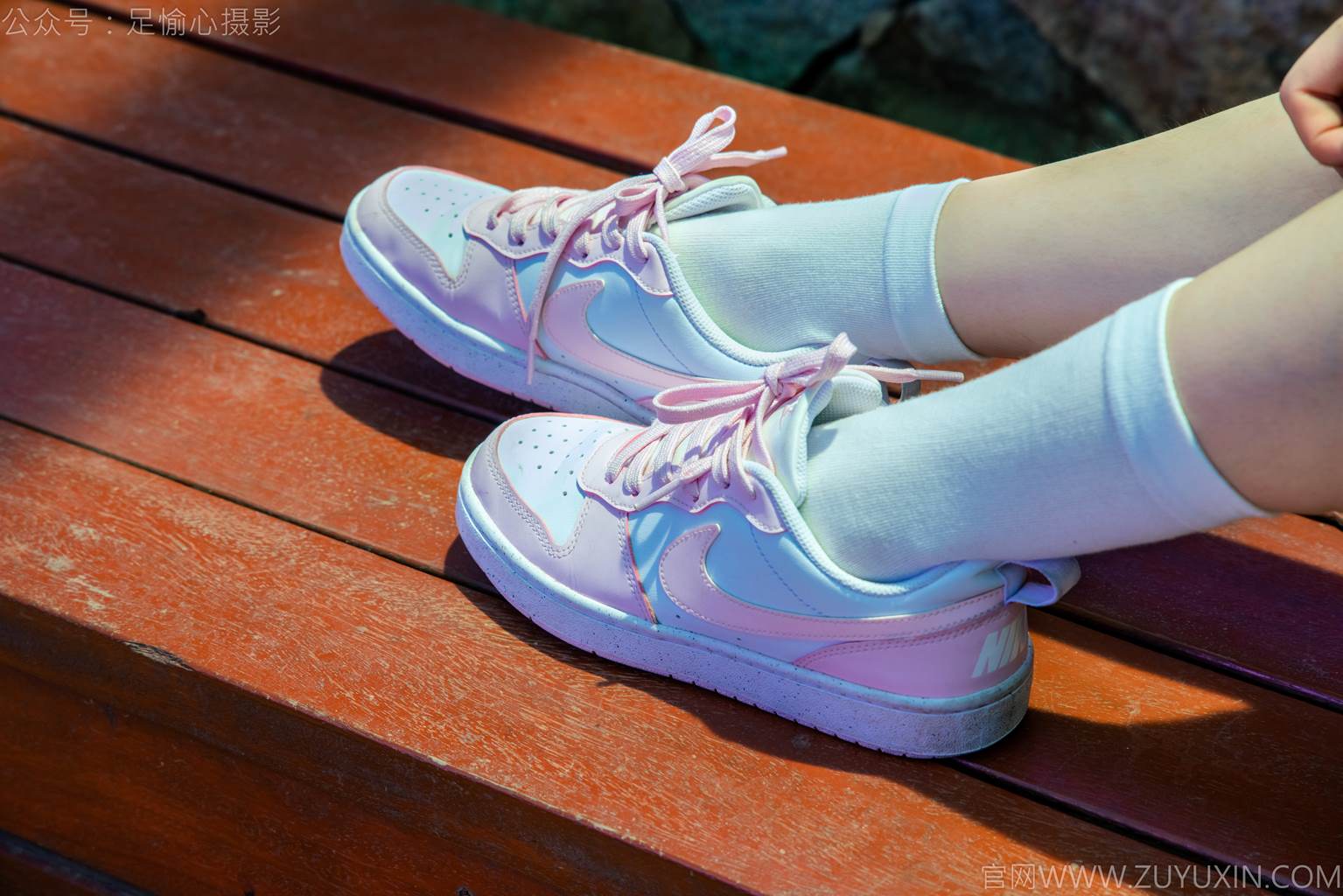 图片[41]-足愉心 NO.051 小瑶（搭配：T恤、牛仔短裤、白棉袜、帆布鞋、裸足）[95P] – 速更版-美库