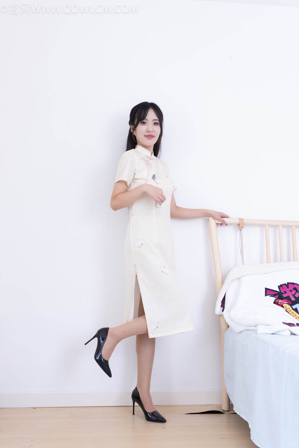 图片[111]-物恋传媒 NO.2448 辣辣-旗袍、高跟鞋、薄肉丝[135P] – 速更版-美库