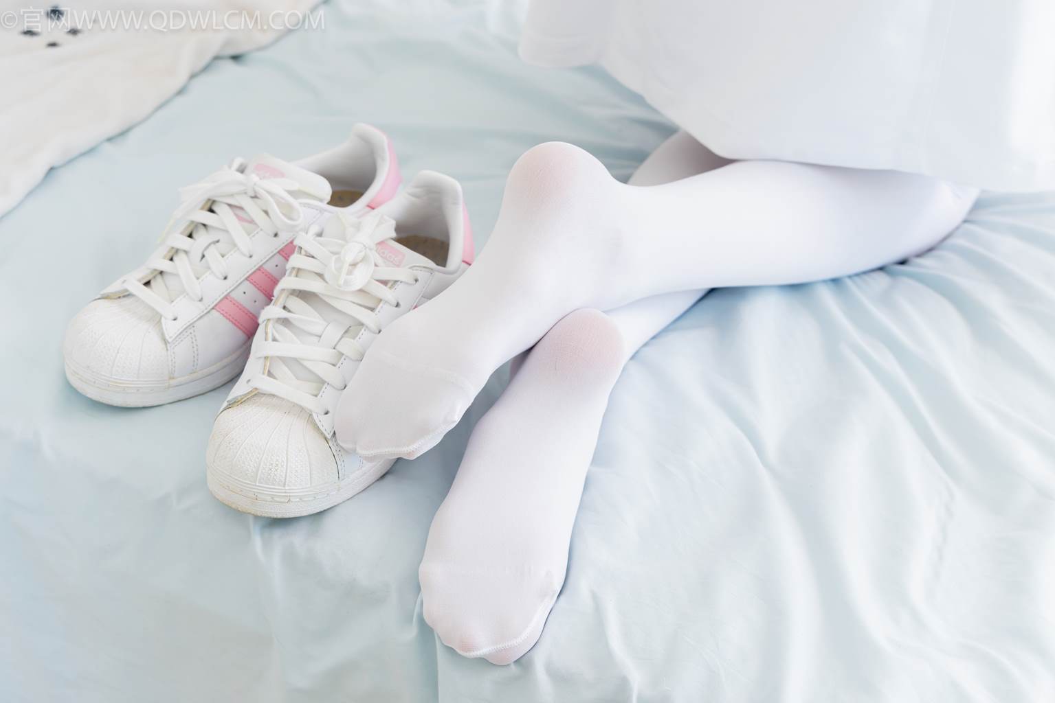 图片[23]-物恋传媒 NO.2450 小夏-板鞋、厚白丝[125P] – 速更版-美库